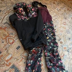 Women’s XS LIKE NEW condition snow bibs and jacket - toucan print